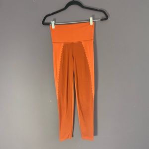 Aerie burnt orange scalloped leggings